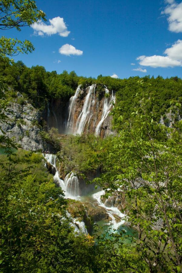 10 Minutes Walk To The Lakes Apartman *