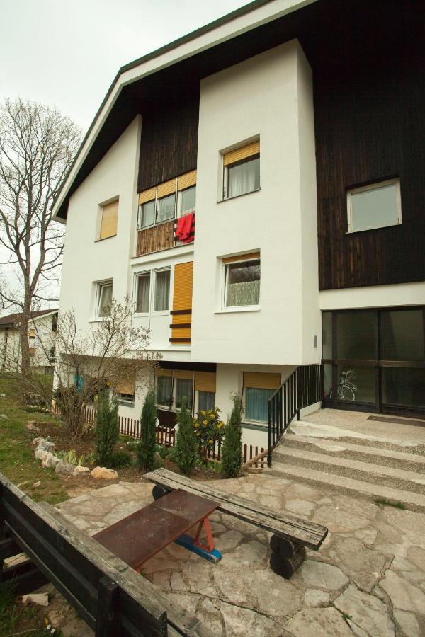 10 Minutes Walk To The Lakes Apartman *